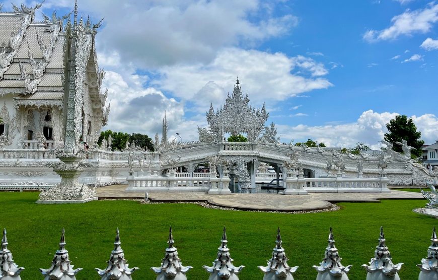 Chiang Rai Full Day Tour – White Temple, Black House and Blue Temple from Chiang Mai