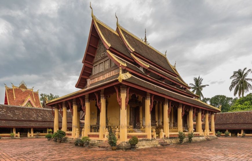 Vientiane: Private Full-Day Tour with Buddha Park and Lunch