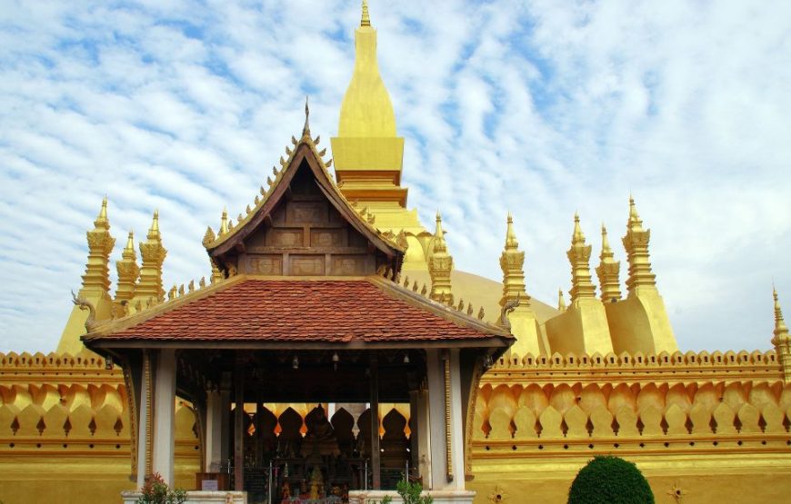 Vientiane: Private Full-Day Tour with Buddha Park and Lunch