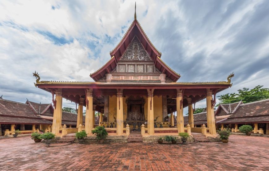 Vientiane: Private Full-Day Tour with Buddha Park and Lunch