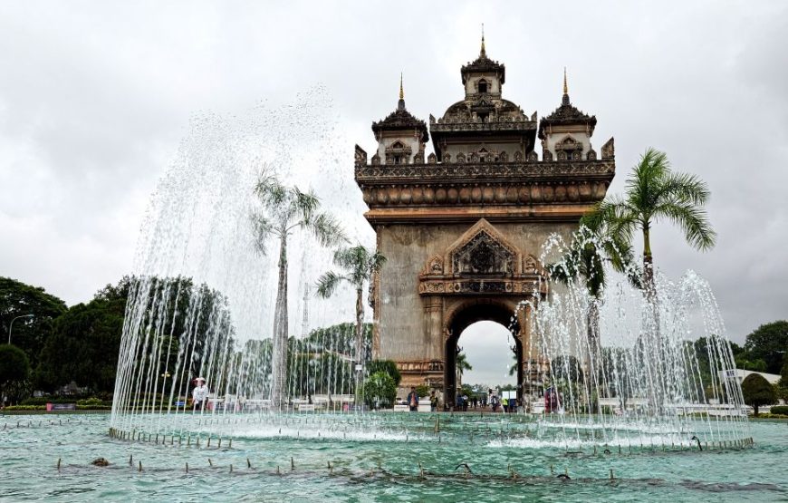 Vientiane: Private Full-Day Tour with Buddha Park and Lunch